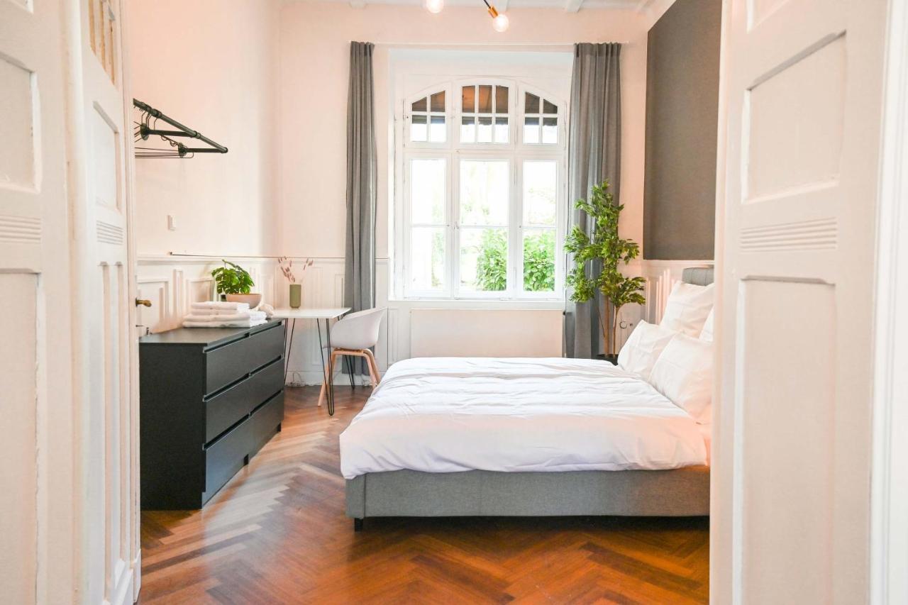 120Qm Denkmal Apartment In Krefeld Mit Stuck Und Garten - Beuys Apartments - Крефелд Екстериор снимка
